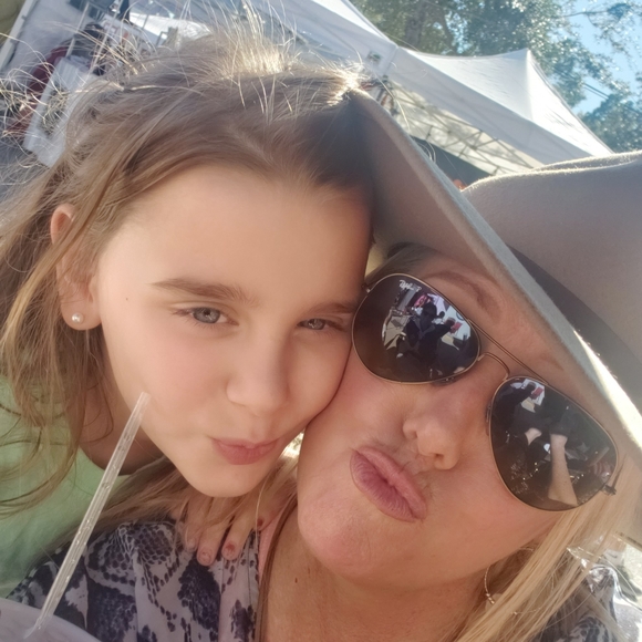 Meet your Posher, Kimberlee - Picture 3 of 14